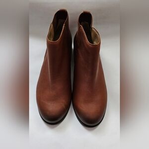 Vionic Women's Country Thatcher Chelsea Brown Leather Ankle Boots Sz. 9